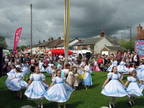 Downton Cuckoo Fair – Maypole dancing.