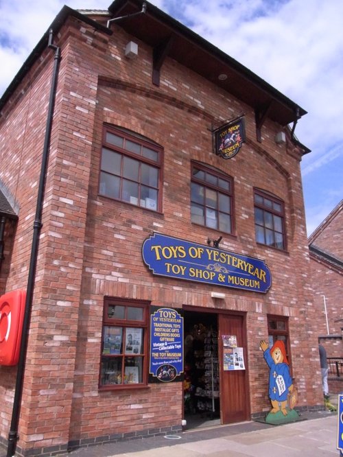 Toy shop Barton marina