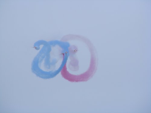 Red Arrows making patterns in the sky