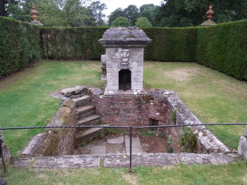 Plunge Pool, Packwood House