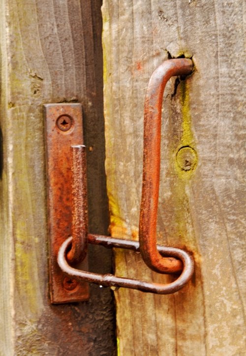 Gate latch
