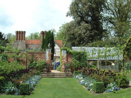 Pashley Manor Gardens, May 2001