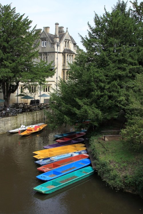 Punts and Pedalos at Magdalen Bridge, Oxford