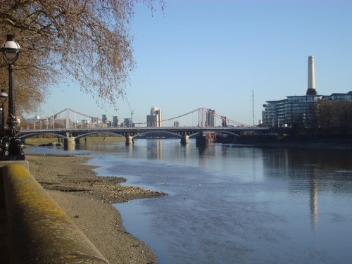 Low tide on the Thames at Chelsea