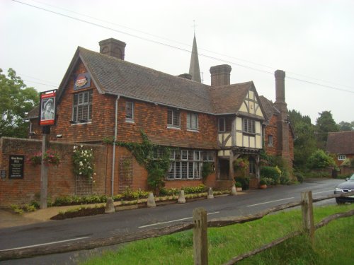 Henry VIII Inn from Hever Road