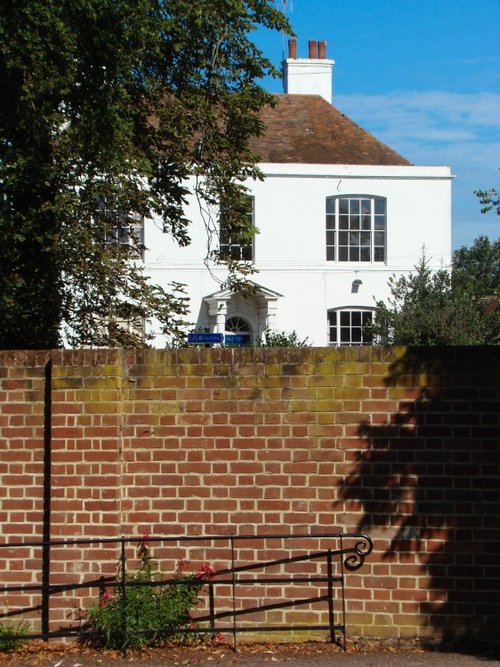 Beyond the wall, Canterbury