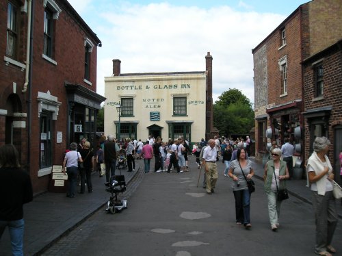 Bottle and Glass Inn