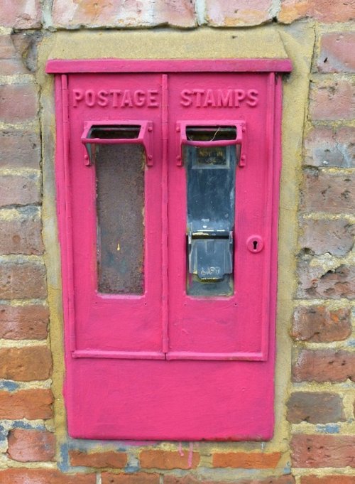 Tuppny appny one please guv! aka 'A Two Pence Halfpenny stamp please'