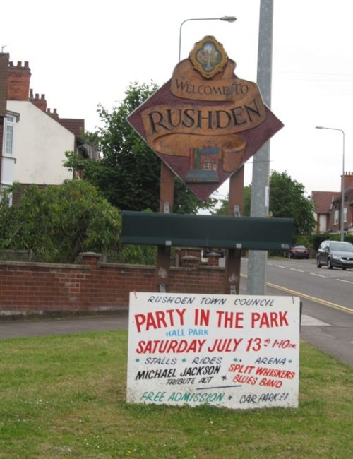 Rushden Town Council 'Welcome To Rushden' sign