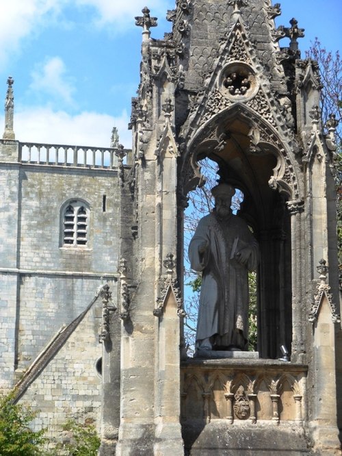 Bishop Hooper's Monument in St Mary's Square, Gloucester