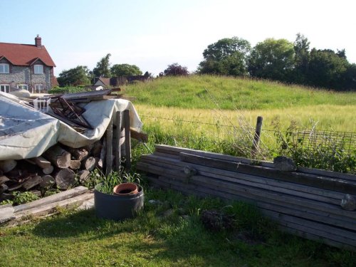 Bowl Barrow, Crossroads, Maiden Bradley
