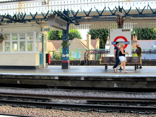 Turnham Green Station