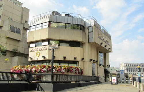Doggett's Coat & Badge