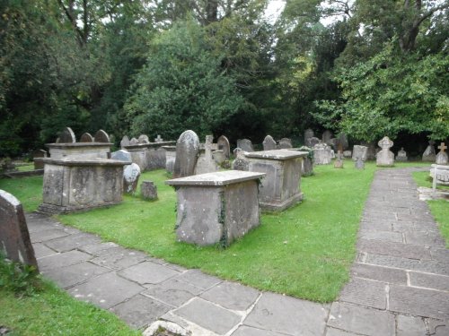 Graveyard at St. Andrew's in Castle Combe
