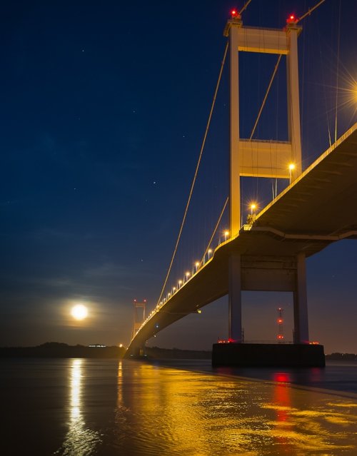 Watery Moon, Beachley.