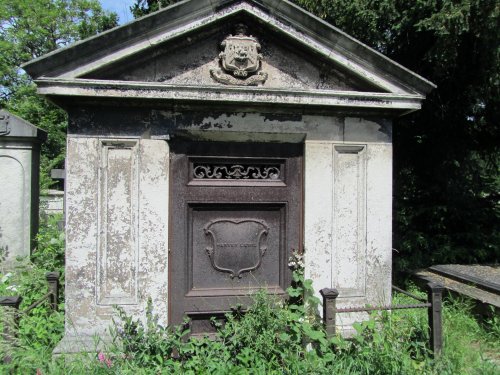 H.Lewis Tomb