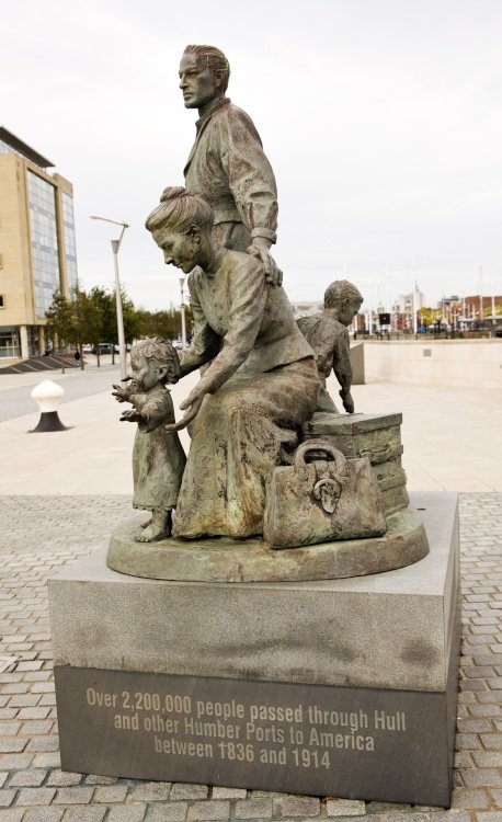 Migrant Statue 3