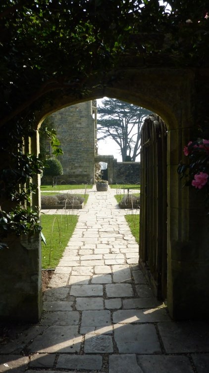 Looking through the gate at Nymans, 18th March 2015