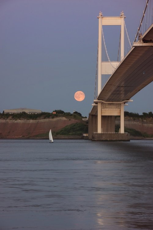 Twilight Moon Rising, Beachley.
