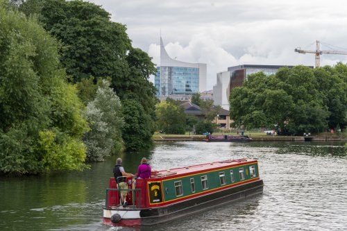 Narrowboat on the approach to Caversham Lock