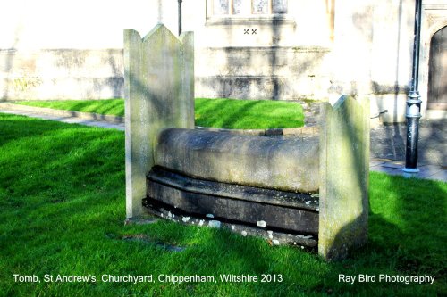 Old Tomb, St Andrews Churchyard, Chippenham, Wiltshire 2014