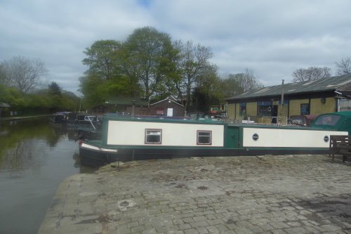 CANAL NARROW BOAT