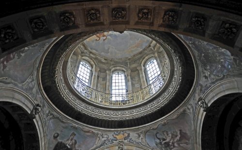 Castle Howard inside under the dome