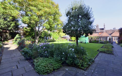 Mompresson House Garden