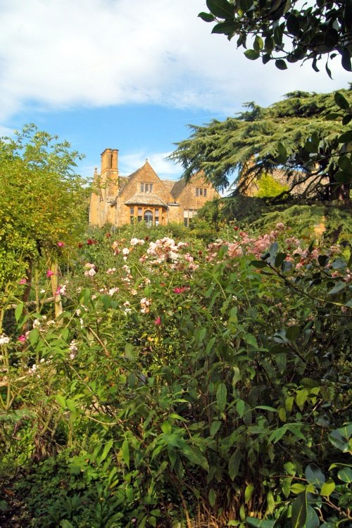 Avebury Manor Garden