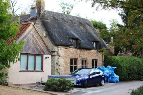 Thatched house in Thurning