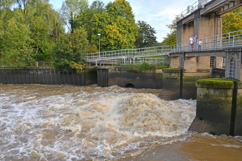 Wier at Allington Lock