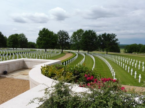 Rows of crosses, Cambridge American Cemetery