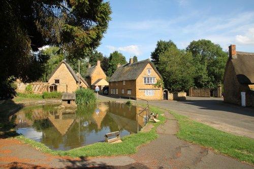 The duck pond in the centre of Wroxton