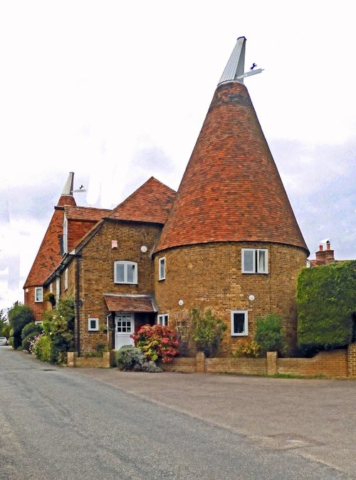 Converted Oast Houses in Newington