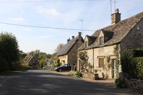 Taynton cottages basking in the late afternoon sun