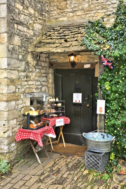 Shopping on Trust in Market Place