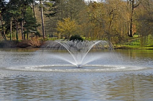 The Lake at Hever Castle Garden at slower shutter speed