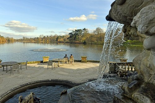 The Logia Fountain and lake at Hever Castle