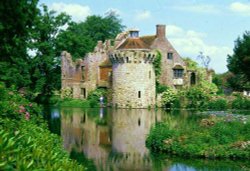 Scotney Castle, Tunbridge Wells, Kent Wallpaper