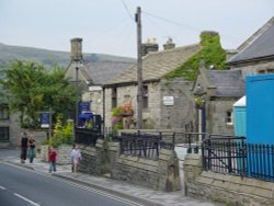 Castleton in the Peak District Wallpaper