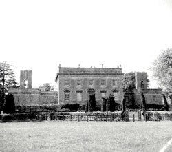 Frampton Court Rear Wallpaper