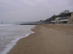 The beach at Bournemouth Wallpaper