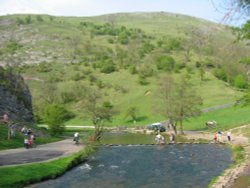 Dovedale stepping stones Wallpaper