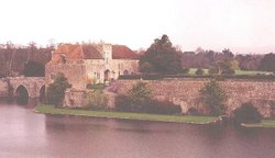 View of the gate house at Leeds Castle. Wallpaper