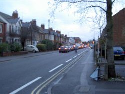 Pre Christmas 2004 traffic builds up in Windmill Road, Headington, Oxfordshire Wallpaper