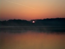 Sunrise on Bough Beech Reservoir, Kent Wallpaper