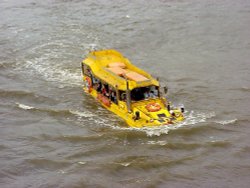 Tourist Boat on the Thames Wallpaper