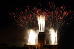 Liverpool Anglican Cathedral, 100 year celebration- firework display (in 2004) Wallpaper