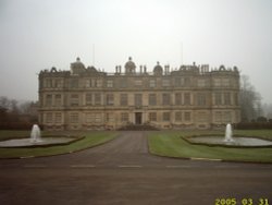 Longleat House from the front Wallpaper