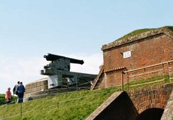 Ramparts + 64 pound RML gun Wallpaper